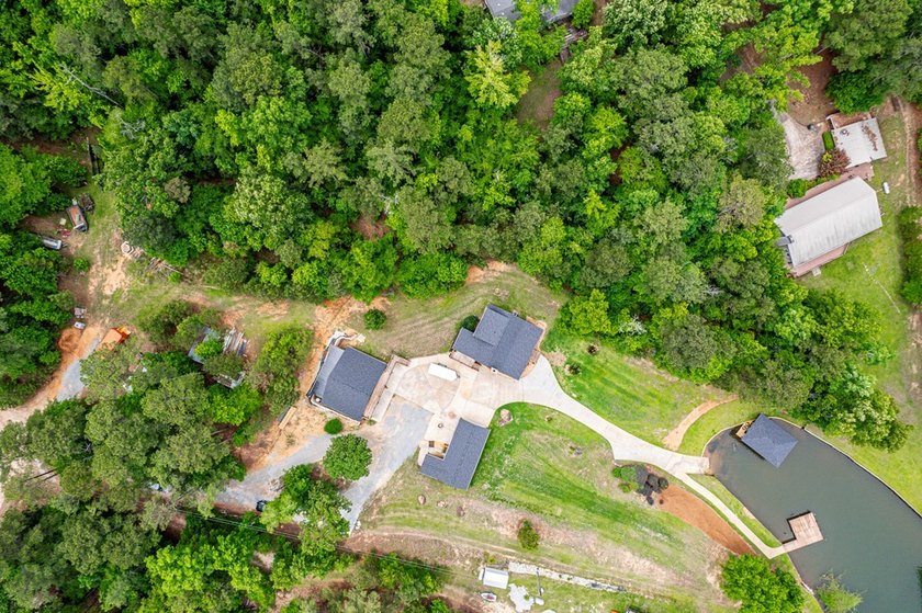 The perfect Lake Sinclair playground with a blend of privacy and - photo 5