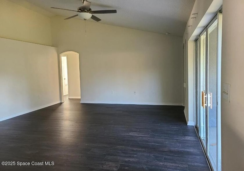 BRING ALL OFFERS!!! Bring all offers.  Beautifully remodeled - photo 8