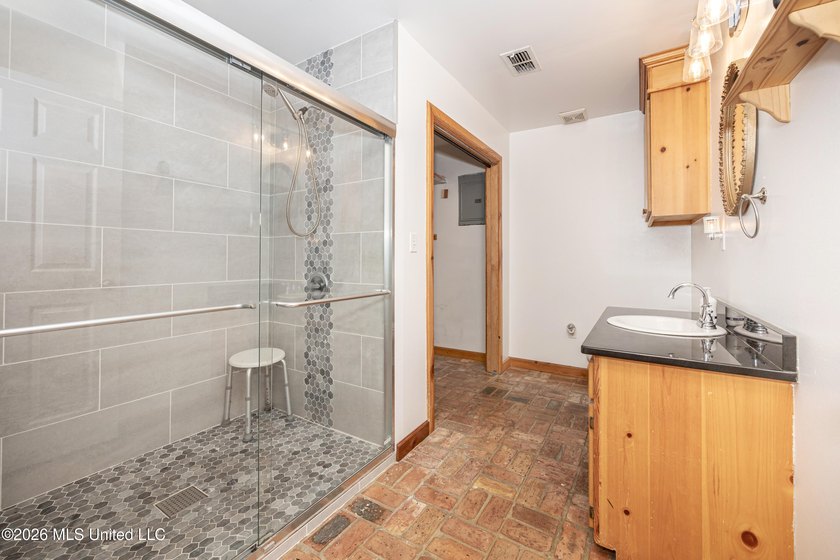 Welcome to your own private retreat in the desirable Spring Lake - photo 16