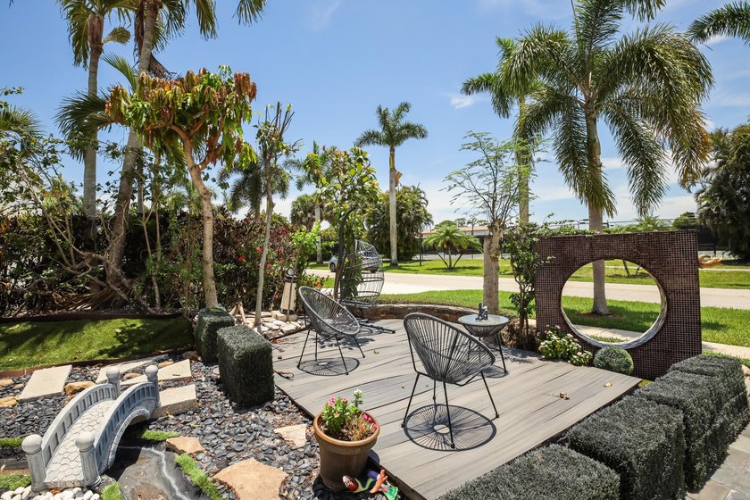 Must see this outstanding home in the renowned Fountains CC - photo 3