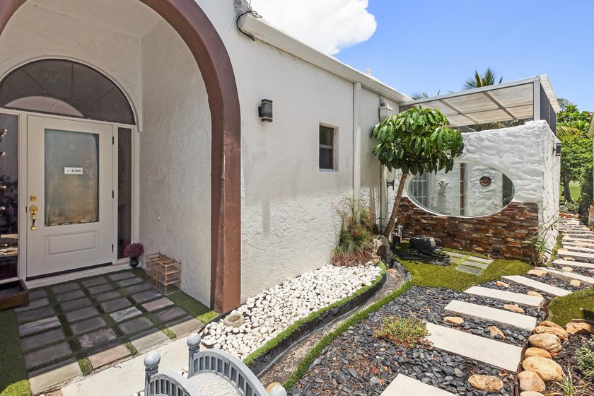 Must see this outstanding home in the renowned Fountains CC - photo 6