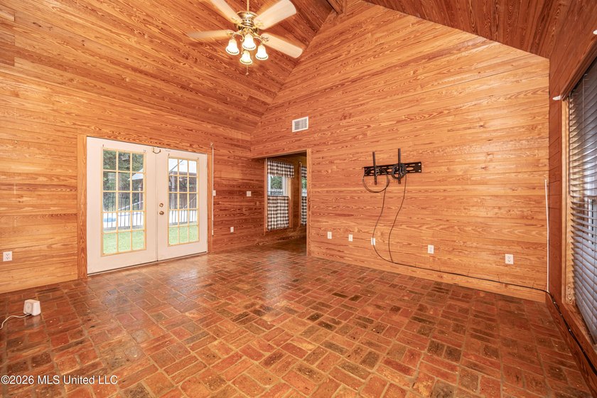 Welcome to your own private retreat in the desirable Spring Lake - photo 27