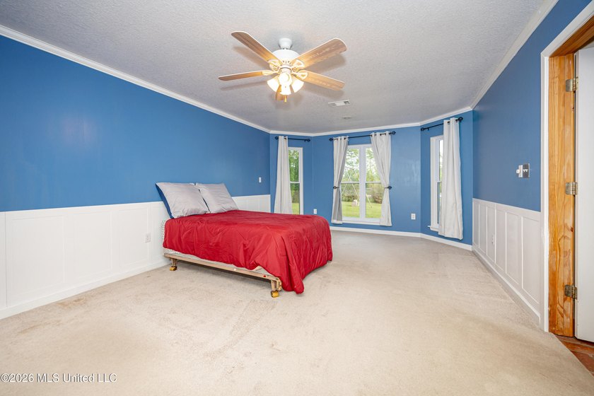 Welcome to your own private retreat in the desirable Spring Lake - photo 31