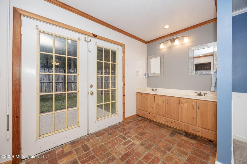 Welcome to your own private retreat in the desirable Spring Lake - photo 36