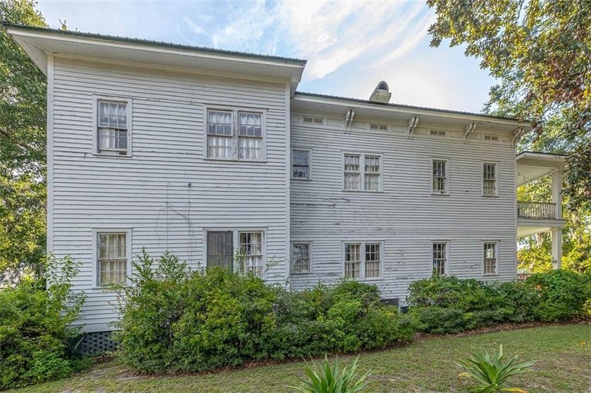 Historic 4-Unit Gem in Brunswick's Beloved Old Town District! - photo 8
