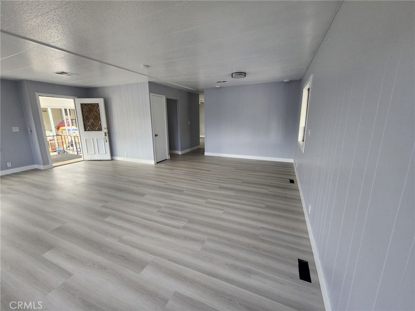 Newly Updated Spacious, 2 bedroom, 2 bath Home is located just - photo 8
