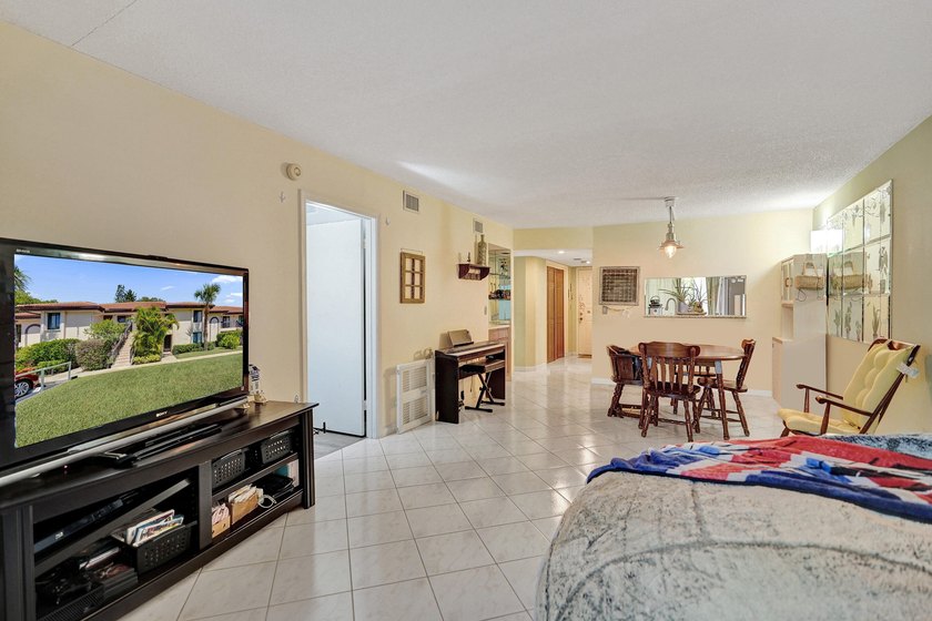 Come live in an All AGE Beautiful Community in East Boca Raton - photo 16