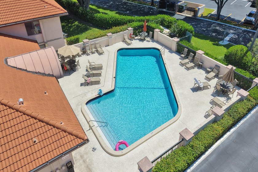 Come live in an All AGE Beautiful Community in East Boca Raton - photo 32