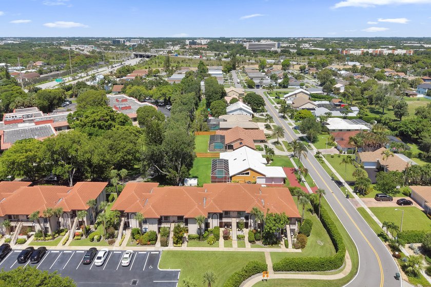 Come live in an All AGE Beautiful Community in East Boca Raton - photo 37
