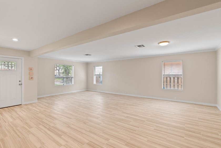 2321 Harbor Drive has been beautifully updated and thoughtfully - photo 16