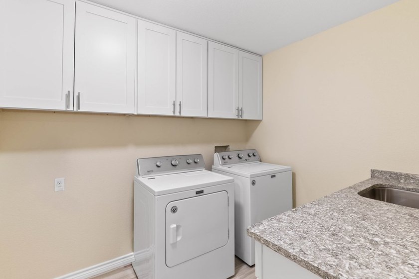2321 Harbor Drive has been beautifully updated and thoughtfully - photo 19