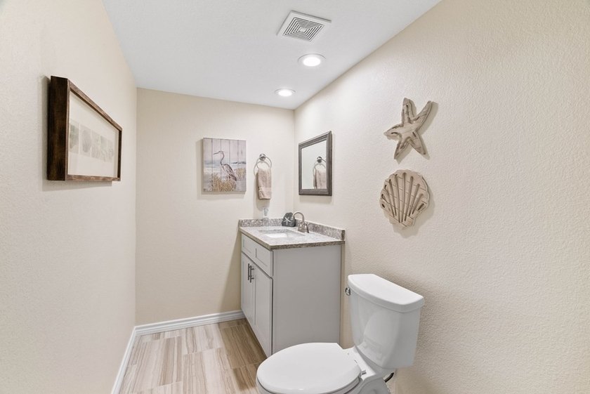2321 Harbor Drive has been beautifully updated and thoughtfully - photo 20