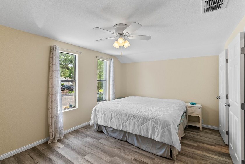 2321 Harbor Drive has been beautifully updated and thoughtfully - photo 24