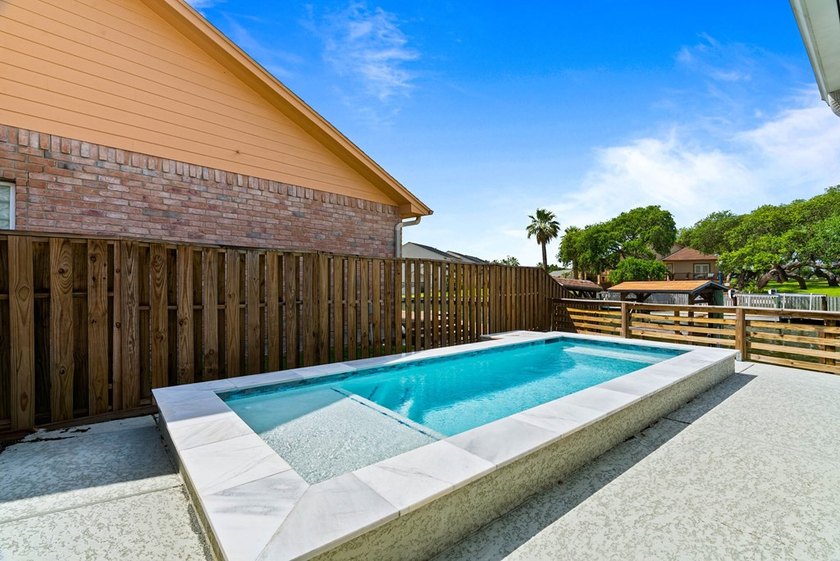 2321 Harbor Drive has been beautifully updated and thoughtfully - photo 29