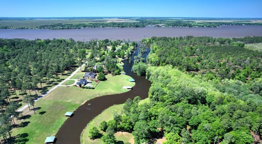 Lot # 18 with a double boathouse/ 2600 Sq. Ft. Heated Required - photo 6