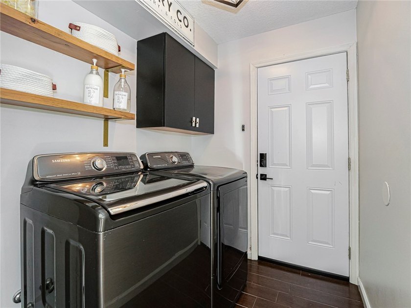 10k credit towards closing!!! Motivated Seller! This spacious - photo 12