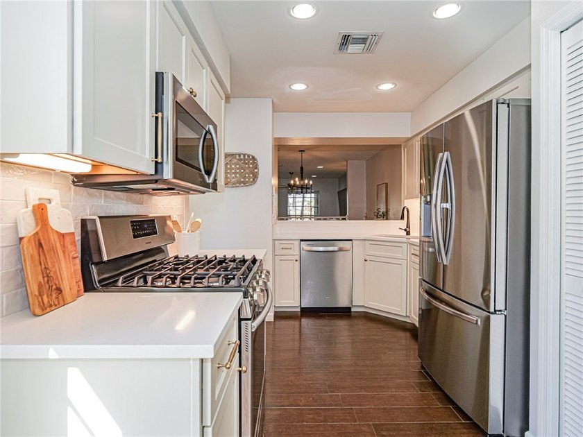 10k credit towards closing!!! Motivated Seller! This spacious - photo 13