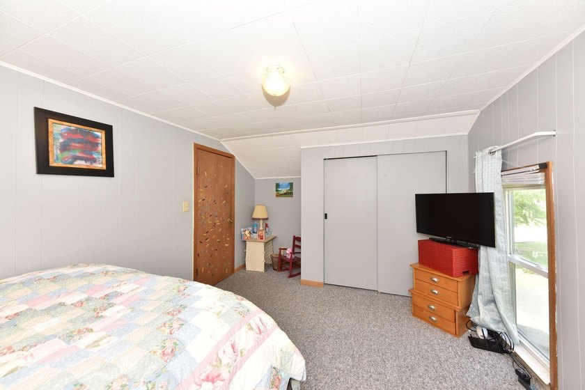 This fantastic 3 BDR home is situated on a remarkable lot - photo 20