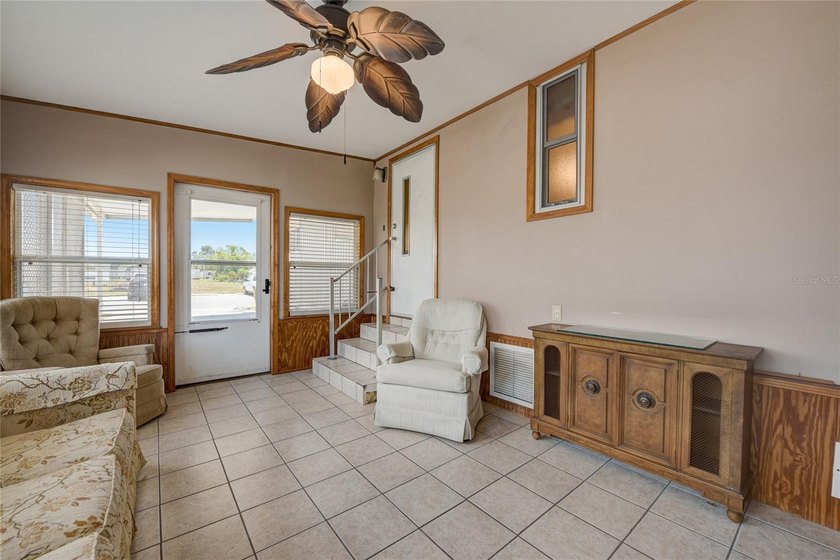Welcome to Terra Ceia Manor, a quaint 55+ manufactured home - photo 22