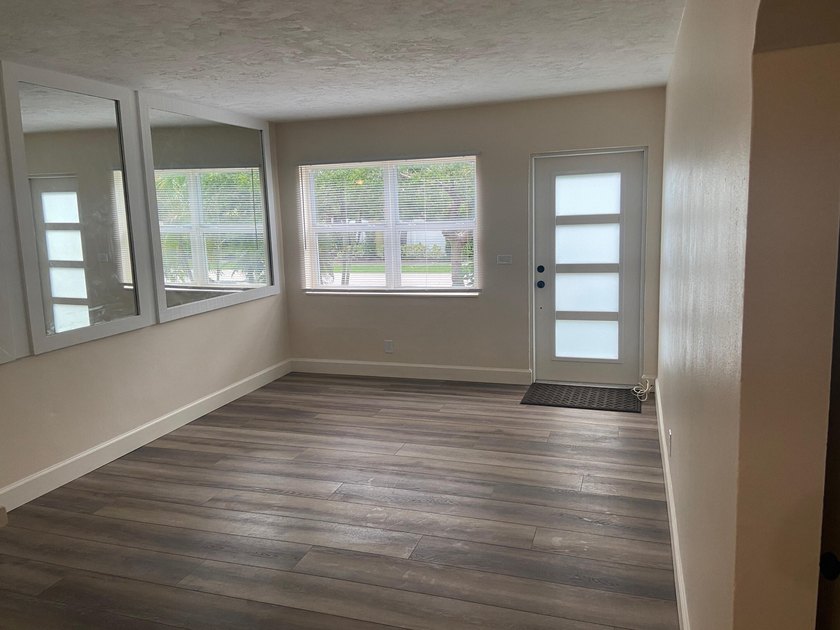 Rare income-producing duplex in East Oakland Park, FL - perfect - photo 6