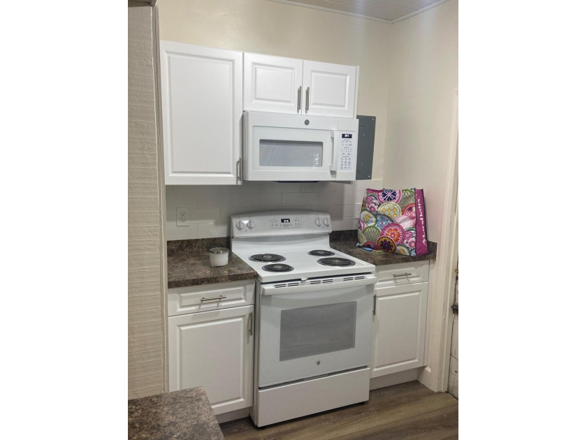 Rare income-producing duplex in East Oakland Park, FL - perfect - photo 9