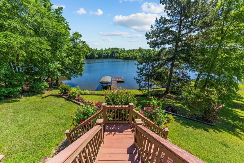 Experience the perfect blend of space, serenity, and convenience - photo 6