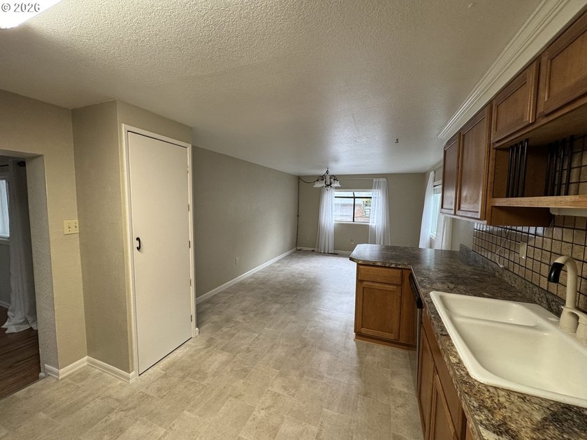 Welcome to Greentrees Village in the heart of Florence. Located - photo 12