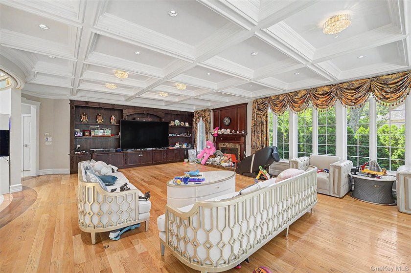 Experience refined luxury in this extraordinary custom lakefront - photo 13
