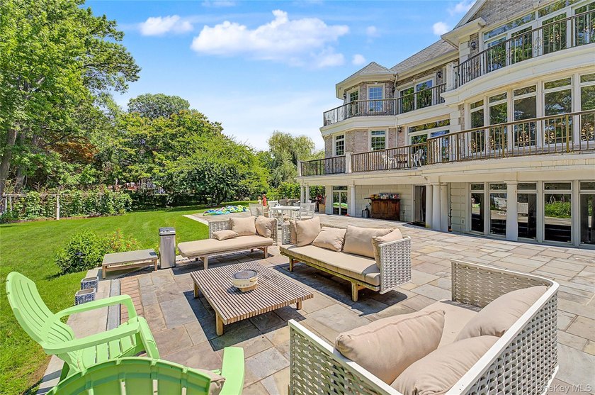 Experience refined luxury in this extraordinary custom lakefront - photo 33