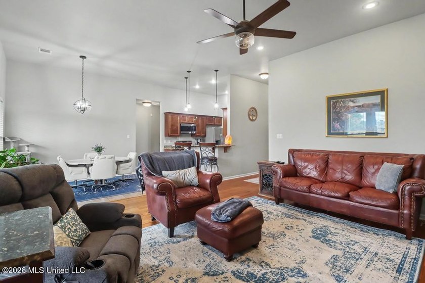 Well-maintained and lovingly cared for, this beautiful home - photo 7