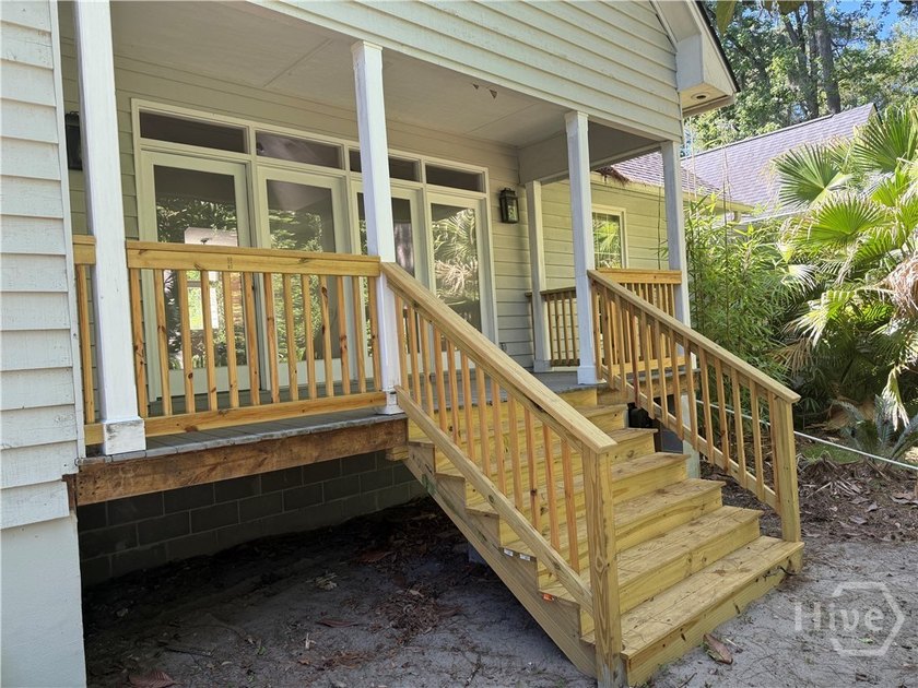 This Landings house has amazing potential to renovate. There are - photo 8