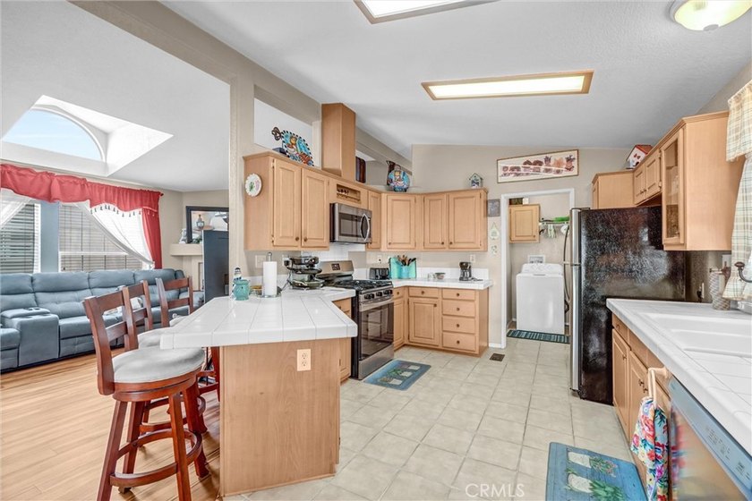 One of the nicest 55+ mobile home parks in the area! Live 4 - photo 6