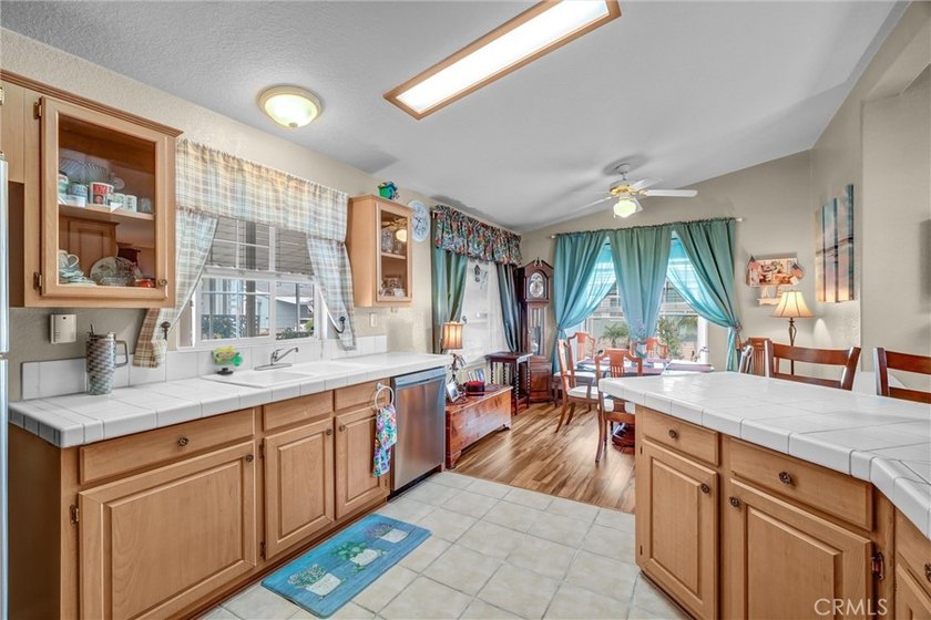 One of the nicest 55+ mobile home parks in the area! Live 4 - photo 9