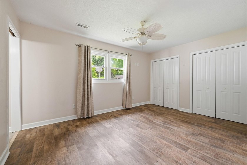 Welcome home to this beautifully updated 3-bedroom, 2-bath brick - photo 25
