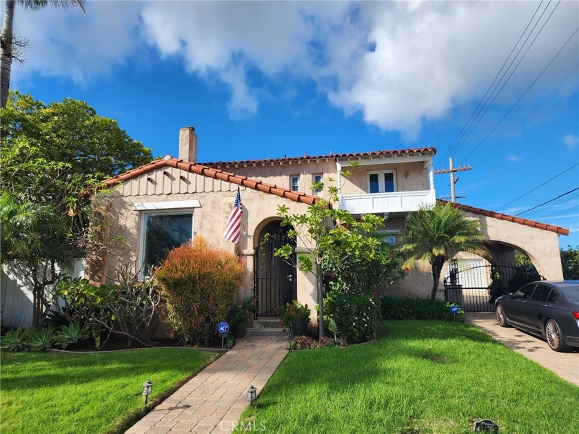 Beautifully updated 3-bedroom, 3-bath home offering 1,926 square - photo 4