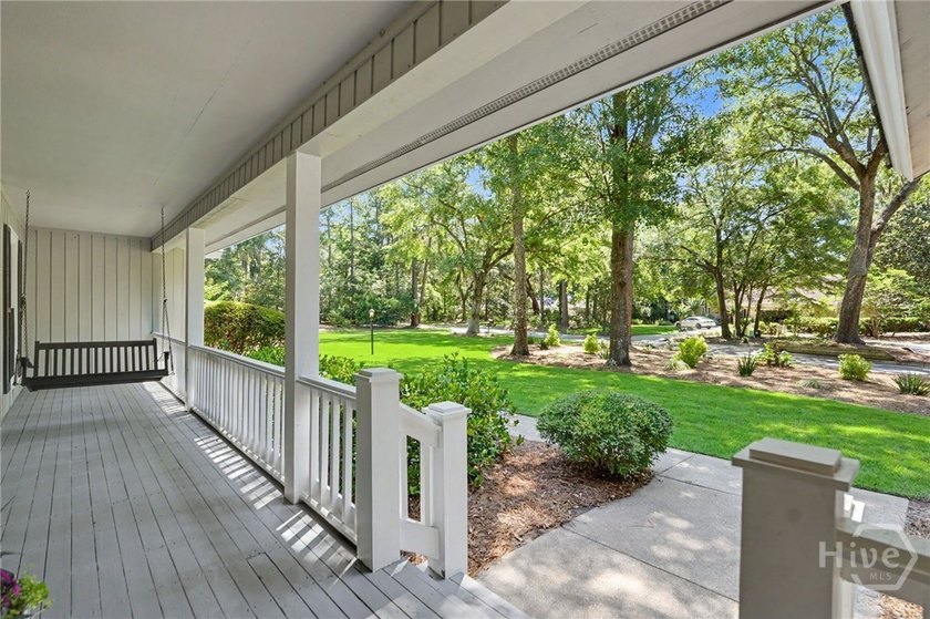 Welcome home to this beautifully maintained 4-bedroom, 2.5-bath - photo 7