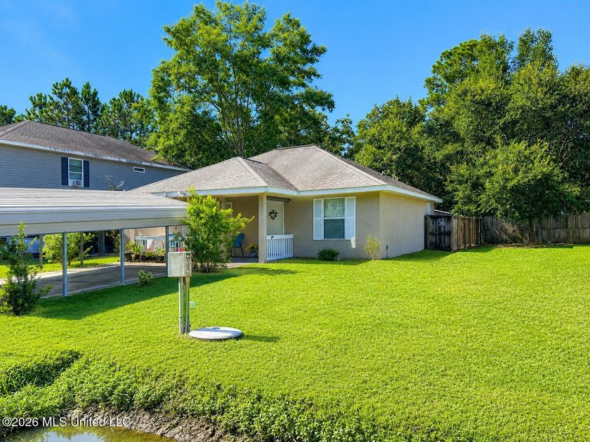 Affordable, Move-In Ready &amp; Full of Charm! Looking for an - photo 3