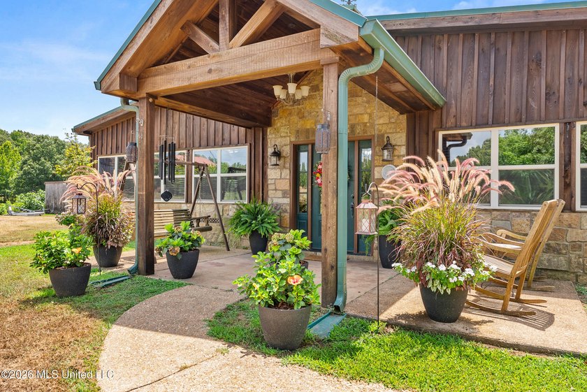 Welcome to 748 Bluegoose Road in Sarah MS, where rustic - photo 2