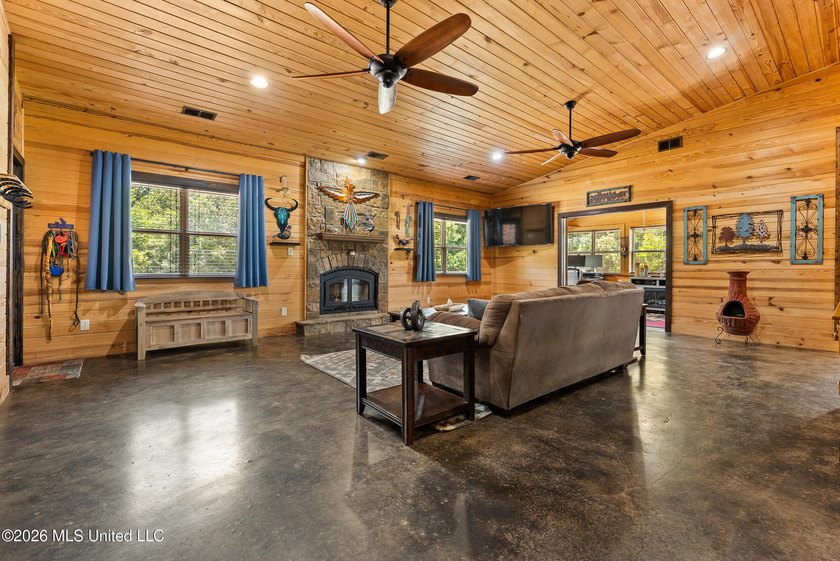 Welcome to 748 Bluegoose Road in Sarah MS, where rustic - photo 4