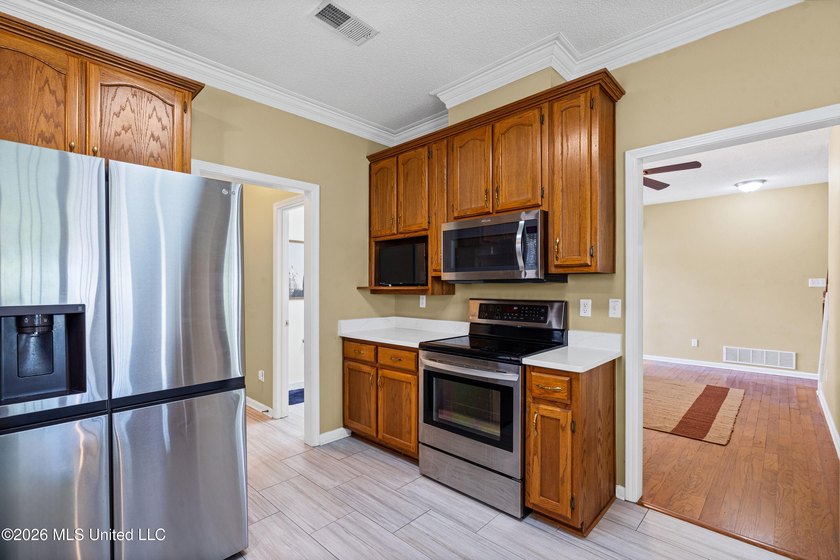 A Move-In Ready Gem in Pinehurst! This well-maintained 3-bedroom - photo 7