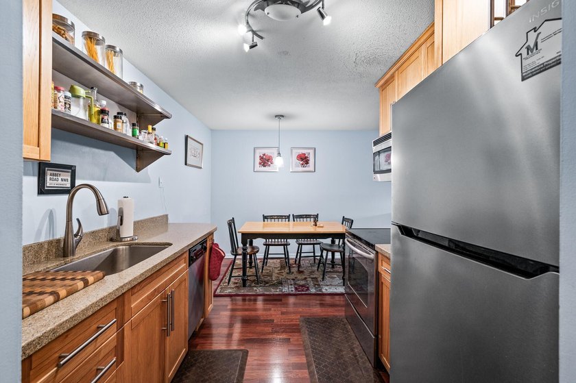 SELLER WILL PAY ONE FULL YEAR OF HOA FEES! Welcome to this - photo 8