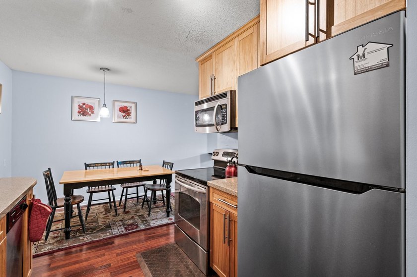 SELLER WILL PAY ONE FULL YEAR OF HOA FEES! Welcome to this - photo 9
