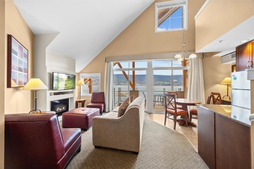 Top-floor lofted double suite (633/634) at Summerland Waterfront - photo 11