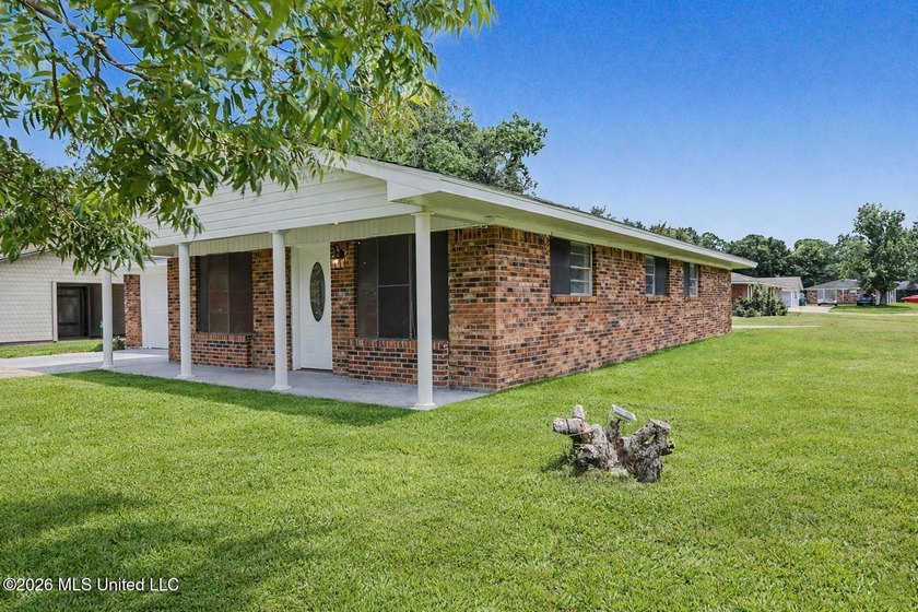 Welcome to this charming 3-bedroom, 2-bath home offering - photo 2
