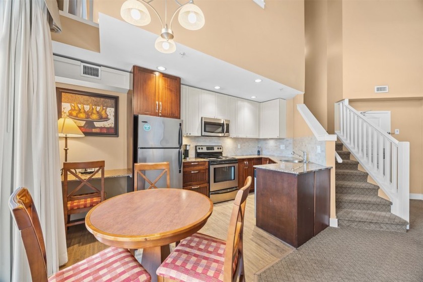 Top-floor lofted double suite (633/634) at Summerland Waterfront - photo 16