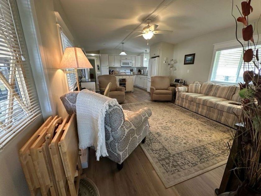 Picture-Perfect, Move-In Ready Home in the Heart of Winter - photo 13