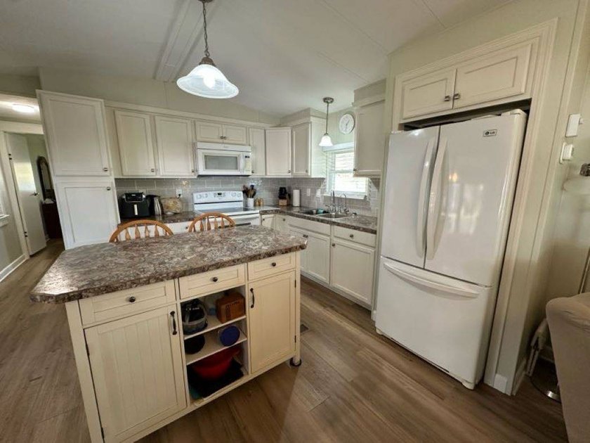 Picture-Perfect, Move-In Ready Home in the Heart of Winter - photo 16