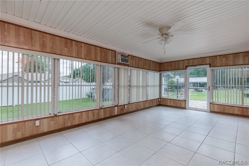 NICE 3/2/2 CONCRETE BLOCK HOME ON .47 ACRE MOL DOUBLE LOT - photo 16