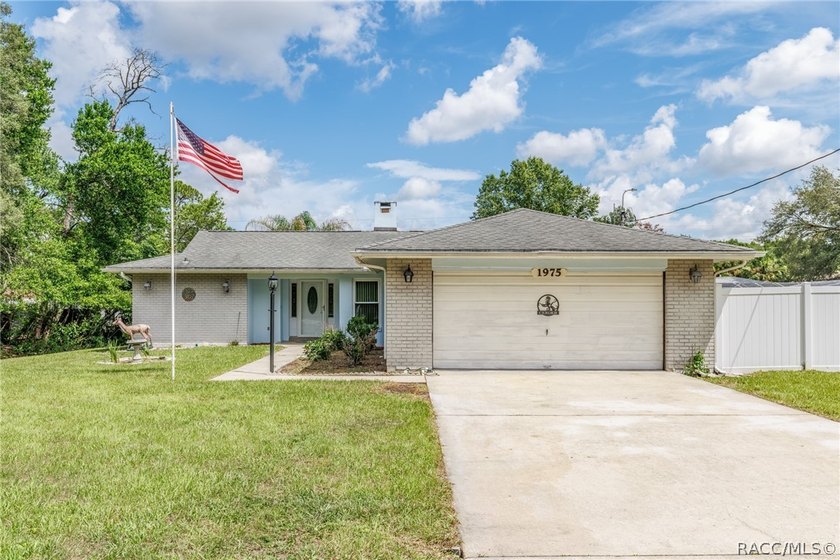 NICE 3/2/2 CONCRETE BLOCK HOME ON .47 ACRE MOL DOUBLE LOT - photo 28