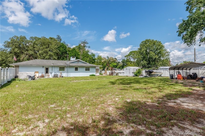 NICE 3/2/2 CONCRETE BLOCK HOME ON .47 ACRE MOL DOUBLE LOT - photo 30